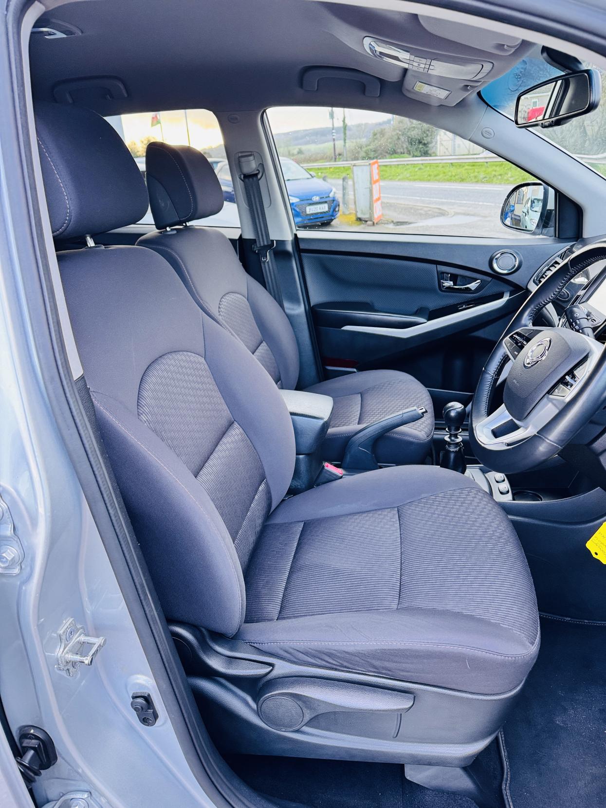 SsangYong Korando 2.2D LE SUV 5dr Diesel Manual Euro 6 (178 ps)